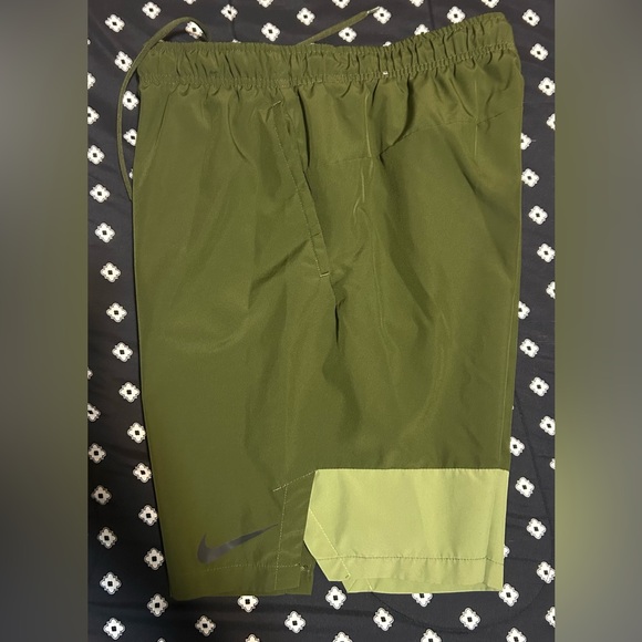 Nike Dri-fit green athletic shorts w/ pockets& drawstring- size s - Picture 3 of 9